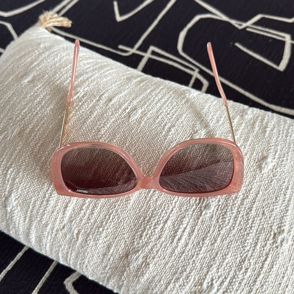 Quay Ever After Sunglasses - Picture 8 of 13
